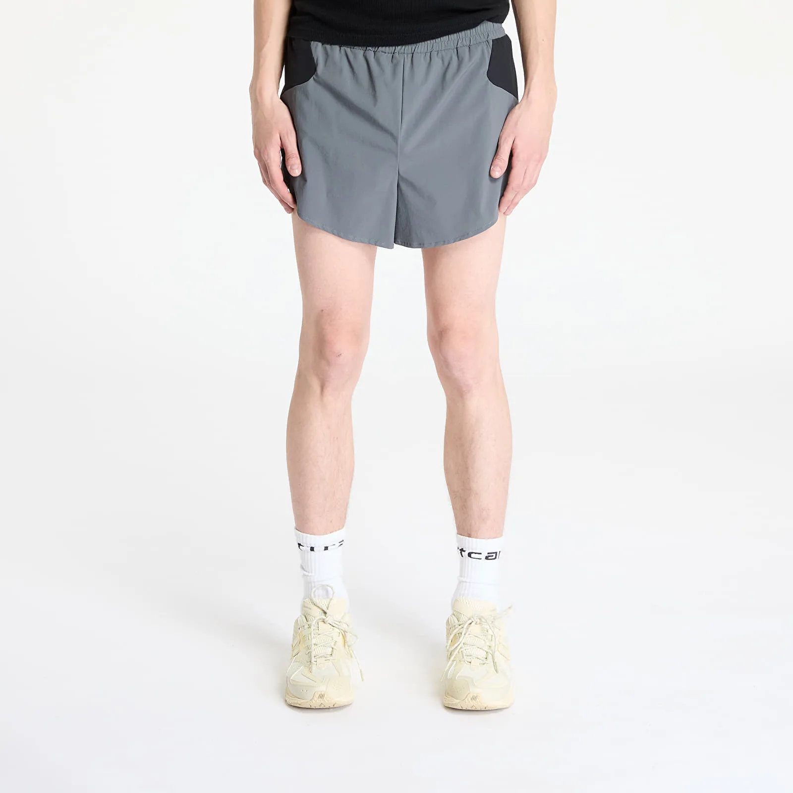 Мъжки къси панталони Reebok Run сиви/черни – Grey 3|Washed Black – Мъжки текстилни къси панталони