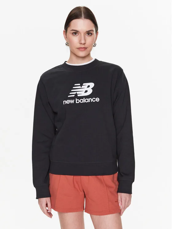 Дамски суитшърт New Balance Essentials Stacked Logo черен – Дамски суитшърти без цип