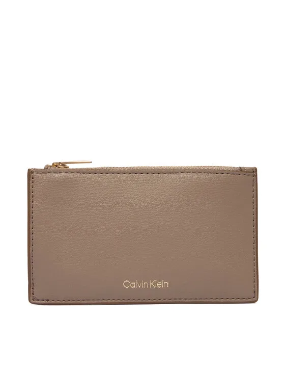 Дамско портмоне Calvin Klein Foil Logo Top Zip Cardcase бежово – Дамски портмонета