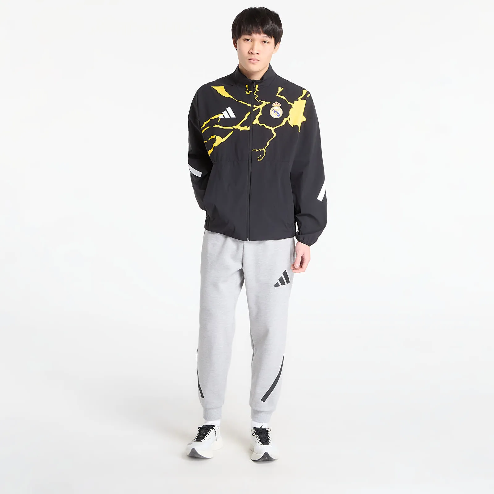 Мъжки суитшърт adidas Originals Real Madrid Avengers Z.N.E. Anthem черен – Black – Мъжки суитшърти без цип