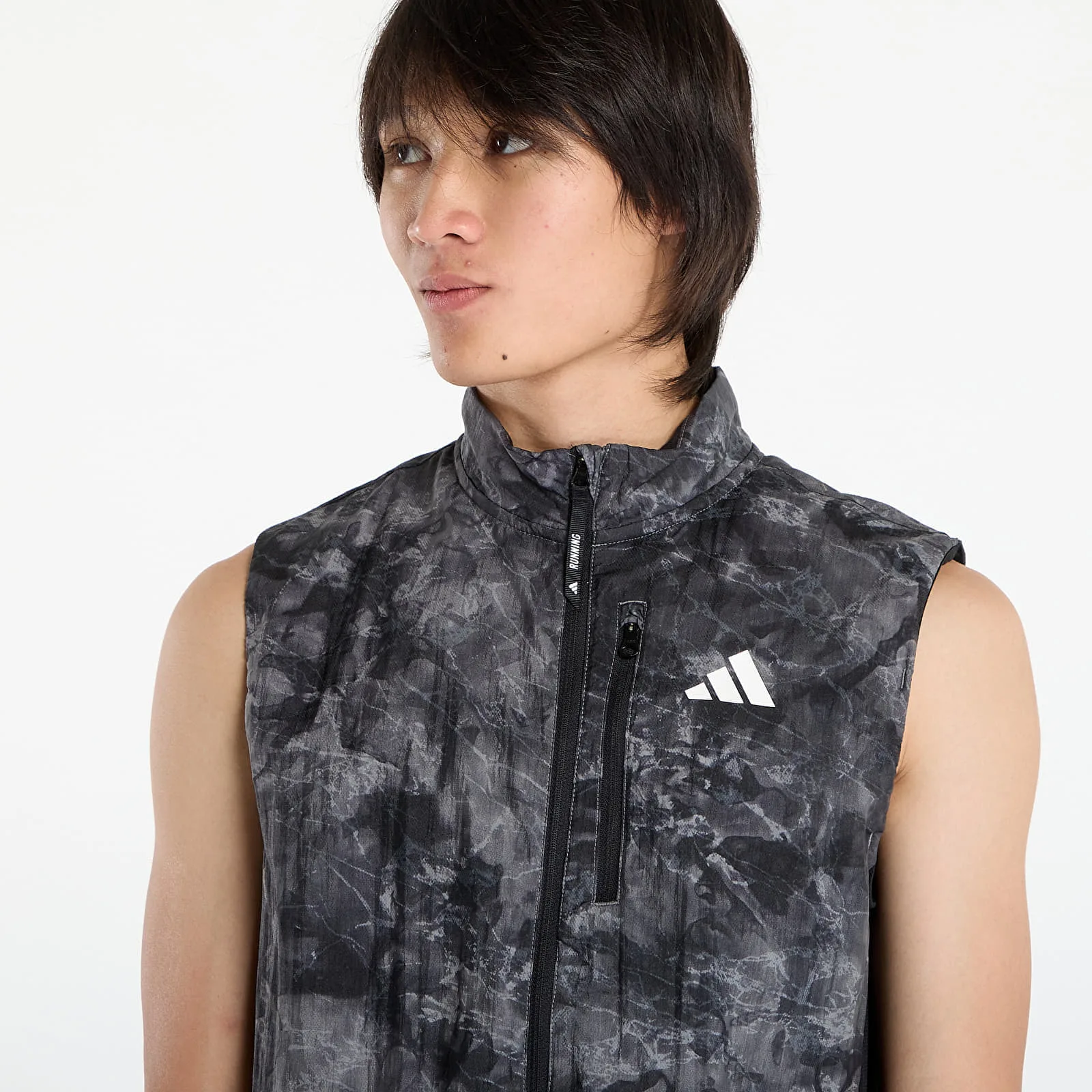 Елек adidas Own The Run Spray Dye Vest Grey Four S – Мъжки елеци