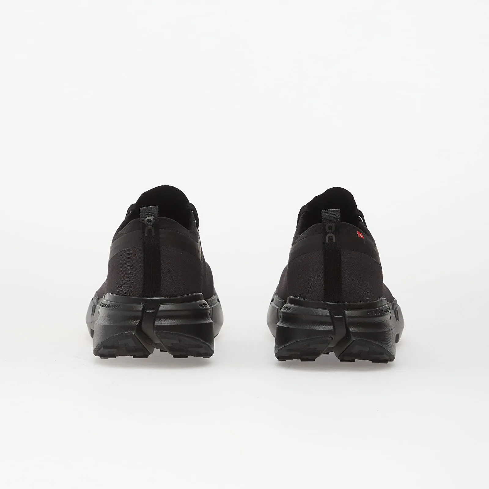 Дамски маратонки On Cloudsoma черни – Black – Дамски ниски маратонки