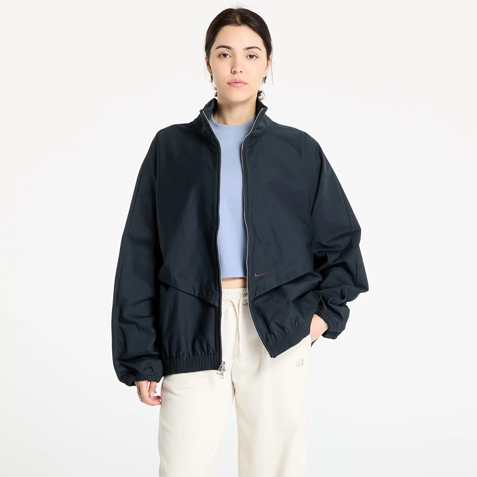 Яке Nike Sportswear Collection Women's Oversized Windrunner Twill Jacket Black/ Black/ Velvet Brown XL – Black|Velvet Brown – Дамски якета и…
