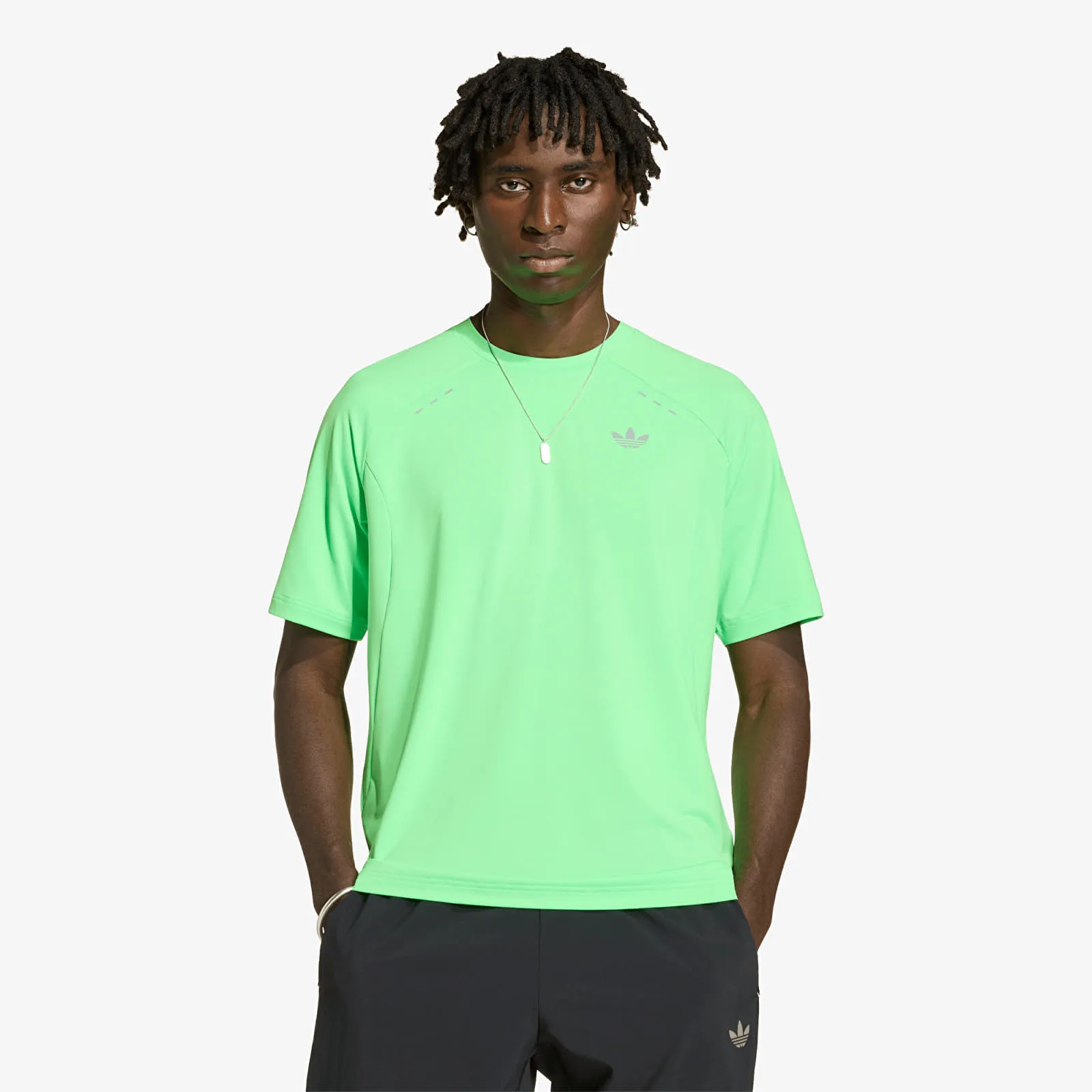 Тениска adidas Tech Trefoil Essentials Polyester T-Shirt Screaming Green M – Мъжки тениски