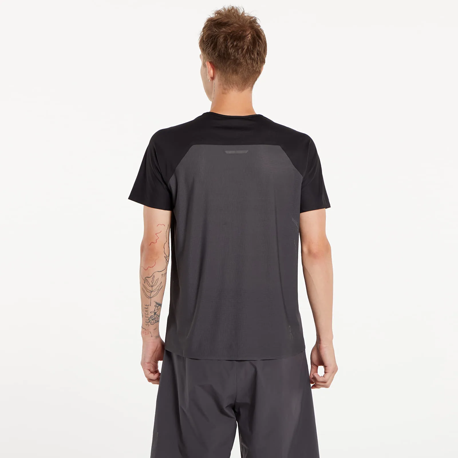 Тениска On Performance Short Sleeve Tee Black/ Eclipse S – Black|Eclipse – Мъжки тениски