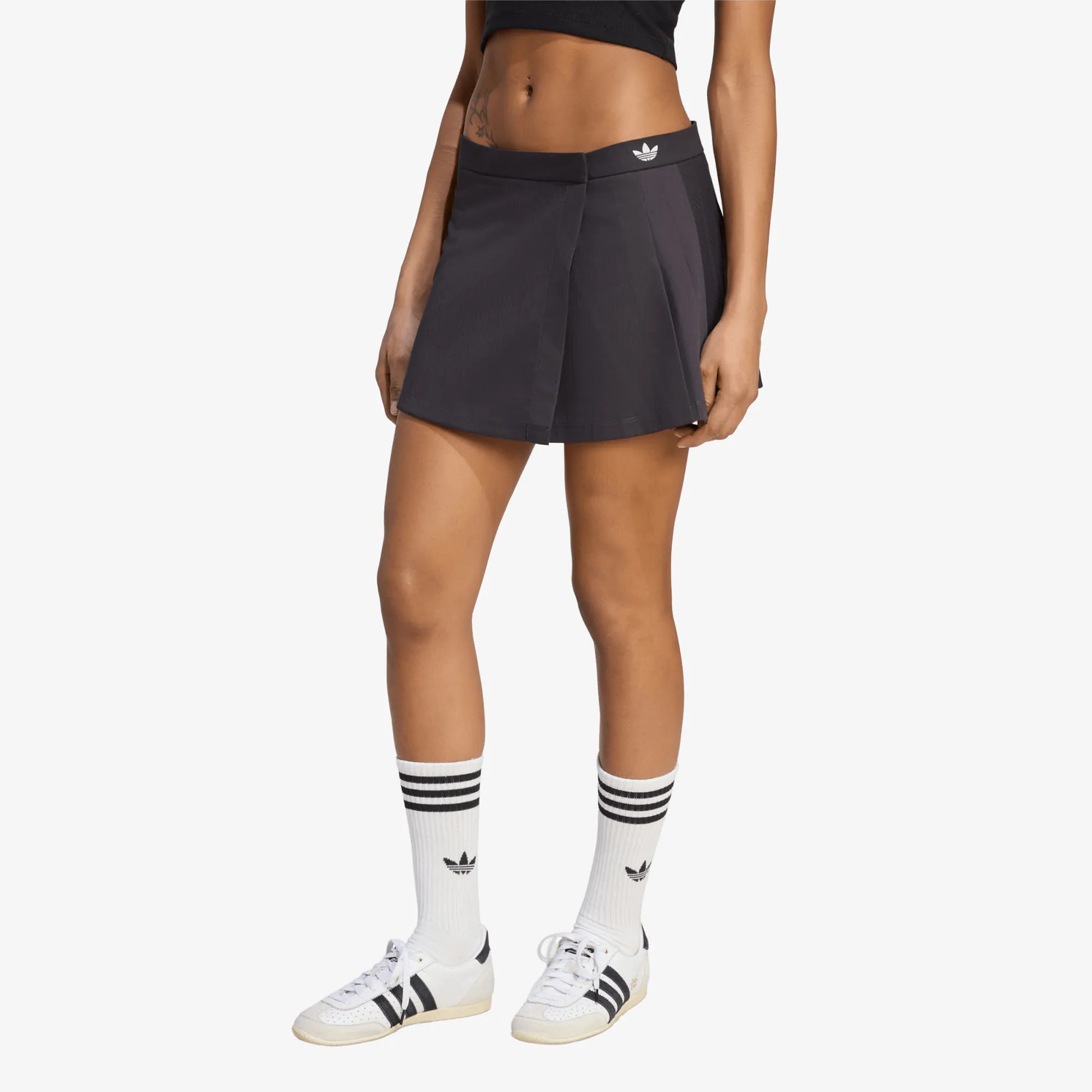 Дамска пола adidas Originals Pleated черна/бяла – Utility Black|Cloud White – Дамски миди поли