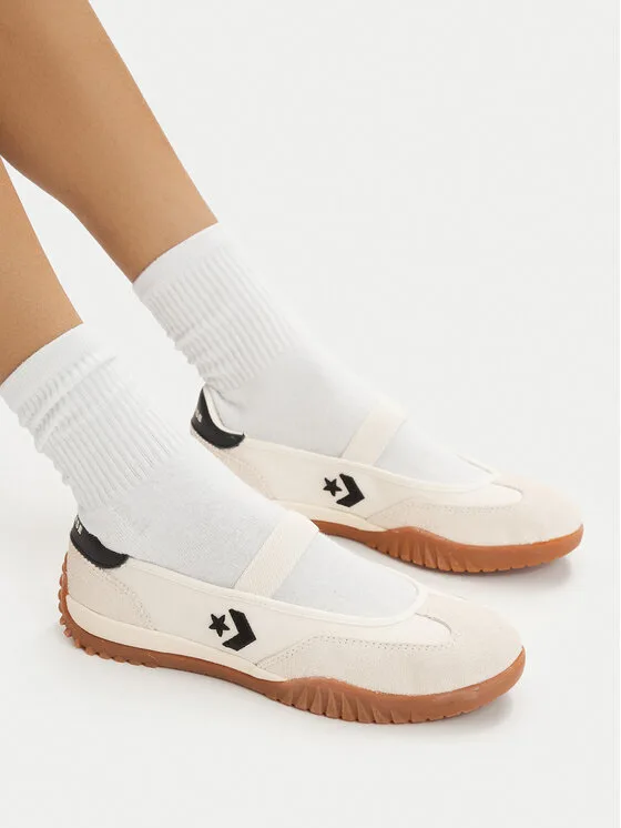 Дамски балеринки Converse Run Star Trainer Ballet Flat A16250C кремави