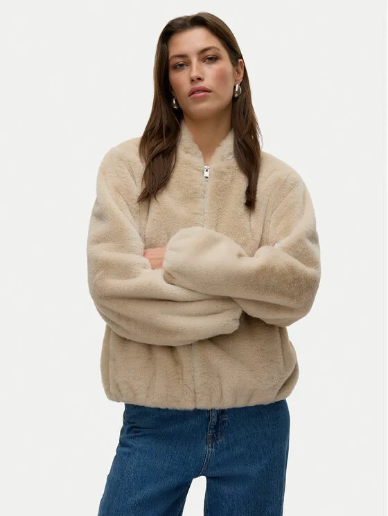 Vero Moda Кожено палто Sonjaliga 10331291 Бежов Regular Fit – Дамски кожуси