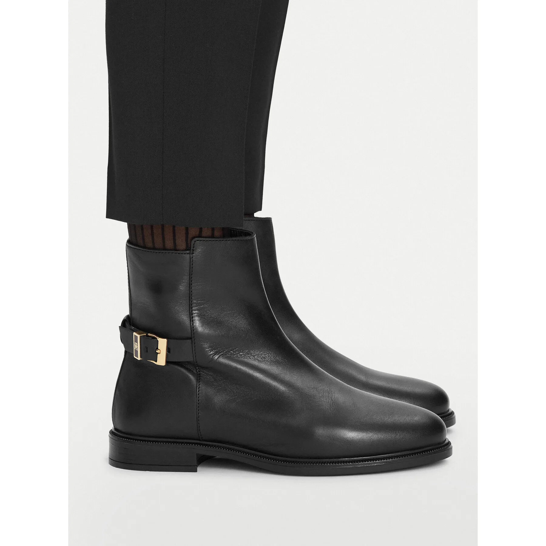 Боти Tommy Hilfiger Th Buckle Leather Ankle Boot FW0FW09486 Черен – Дамски равни боти