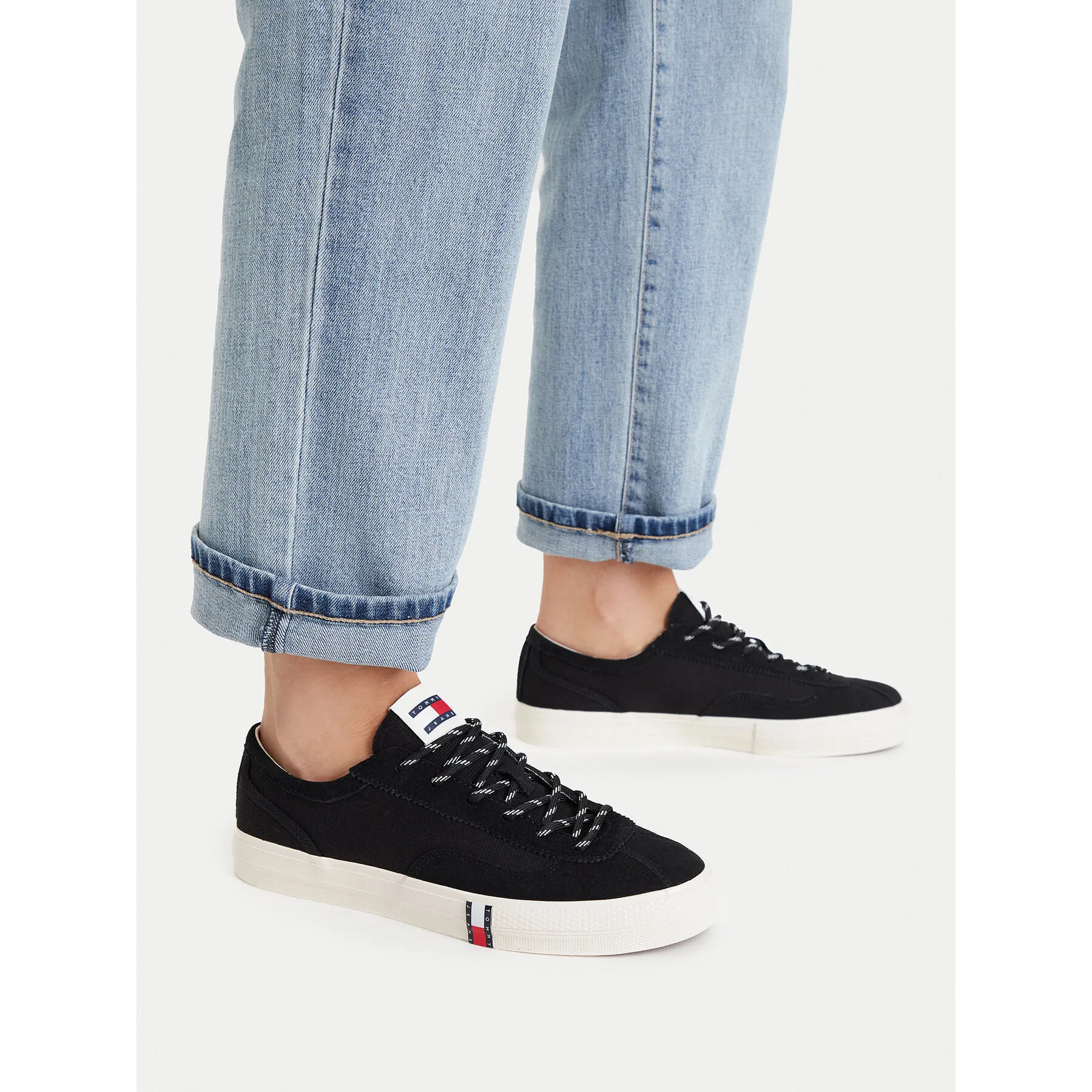 Гуменки Tommy Jeans Archive Y2K EN0EN03047 Черен – Дамски ниски кецове
