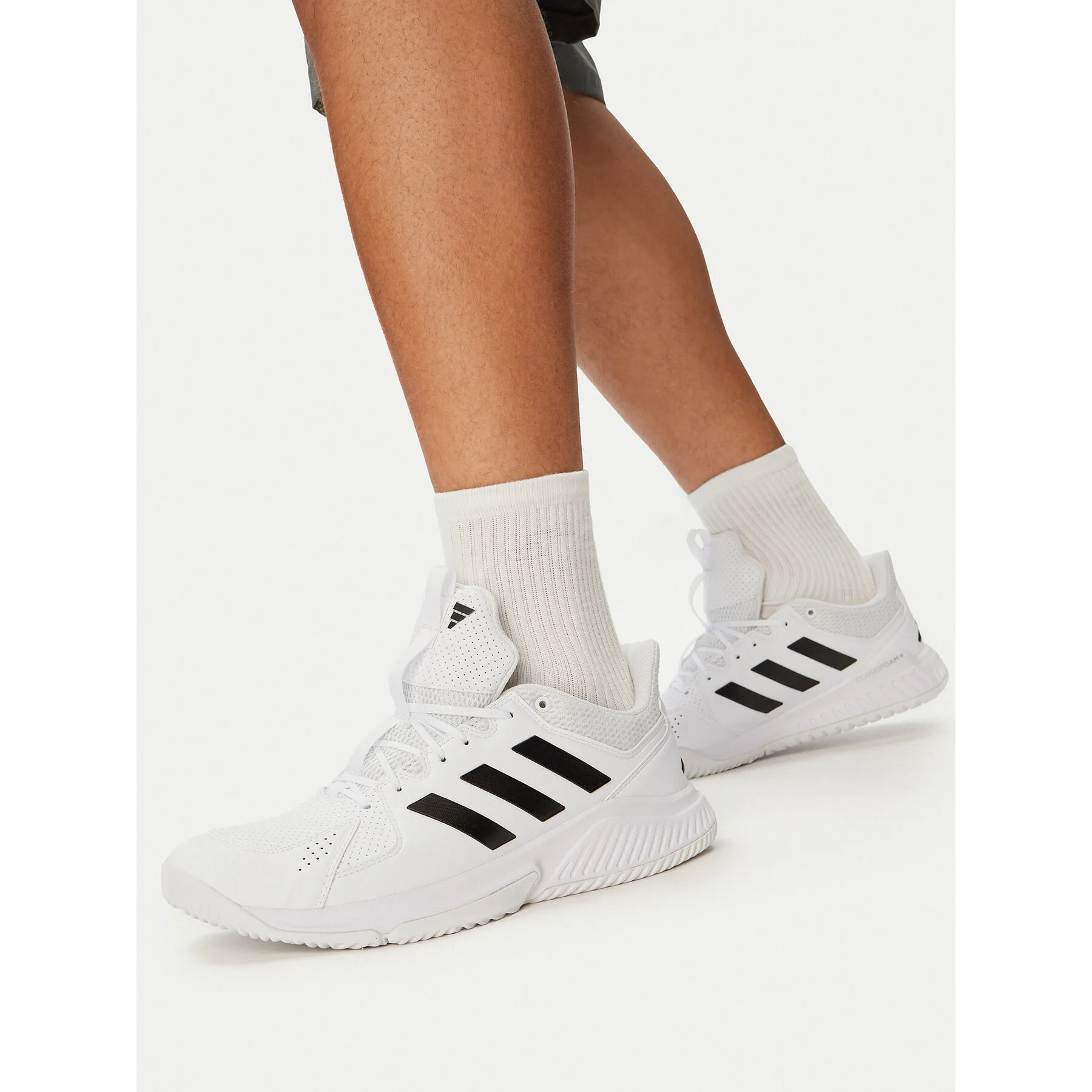 Мъжки обувки за зала adidas Court Flight Indoor бели – Бял – Обувки за спортове на закрито