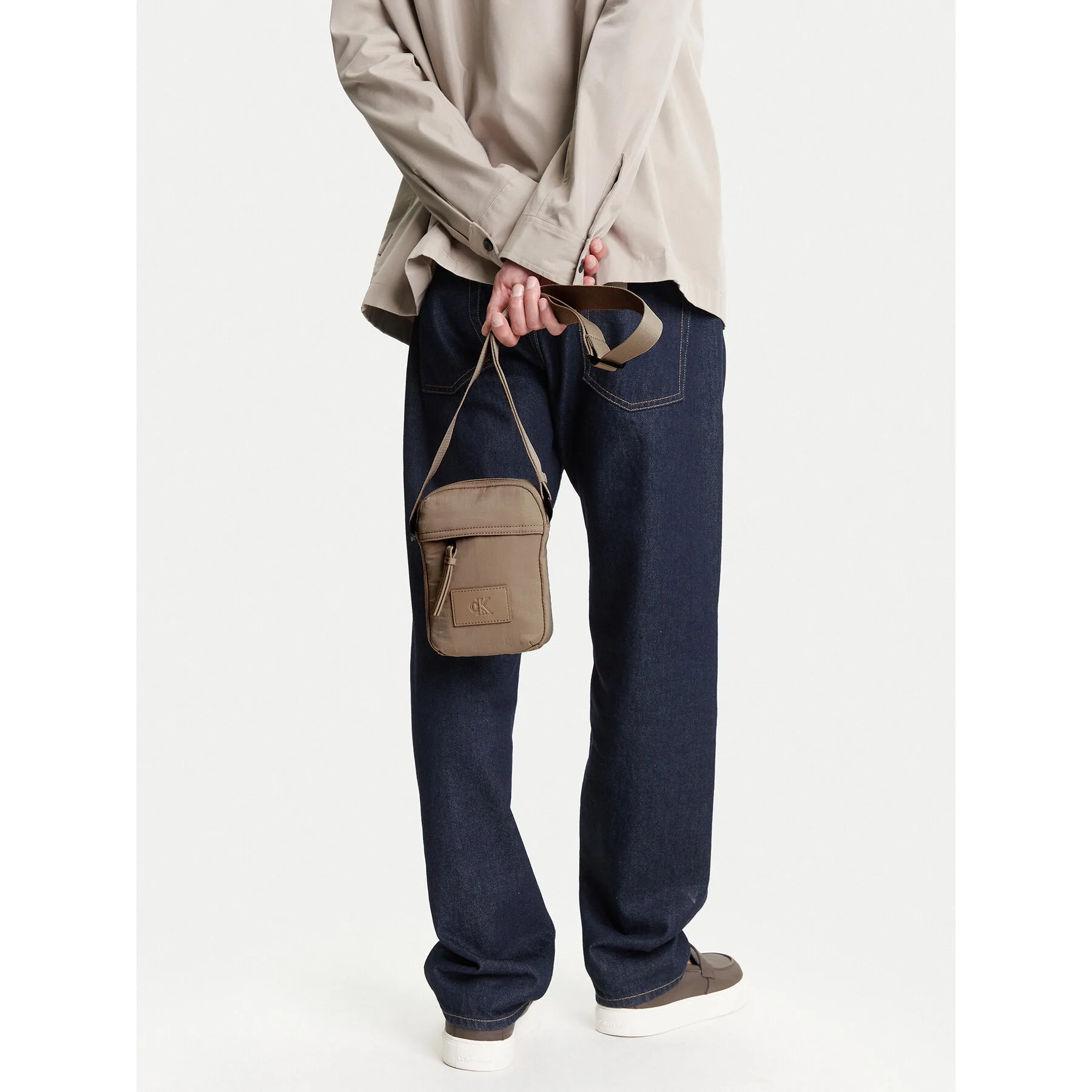 Мъжка чантичка Calvin Klein Jeans Metro Nylon Reporter S Ny LV04G3089G Бежов – Мъжки чанти