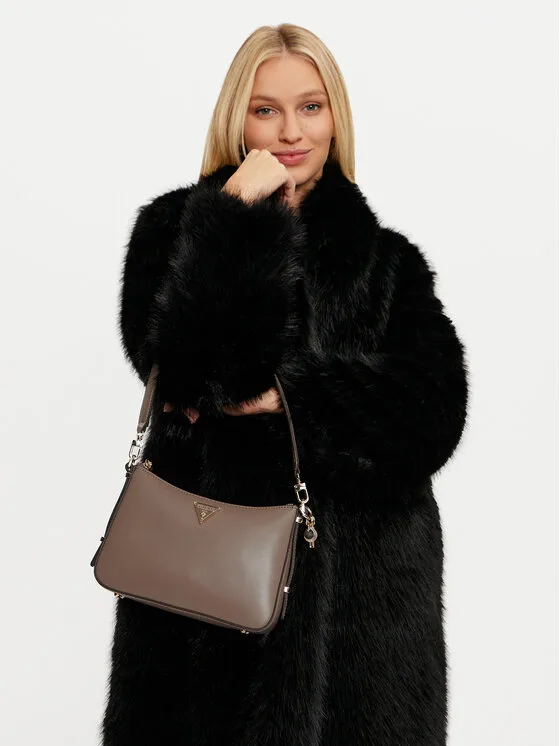 Дамска чанта Guess HWVG94 кафява – Дамски чанти с дръжка