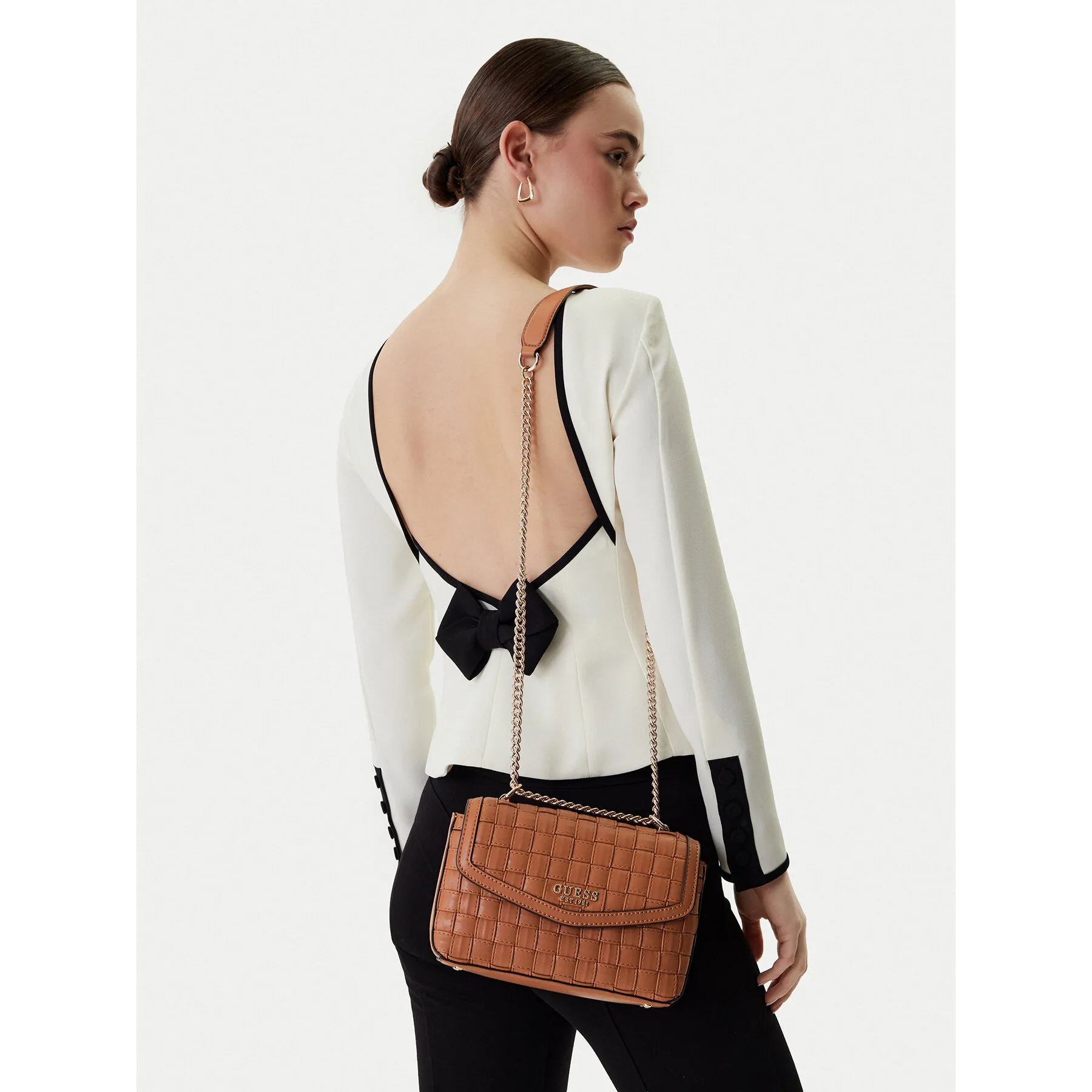 Дамска чанта Guess Sandy HWWG84 18210 Кафяв – Дамски чанти тип плик