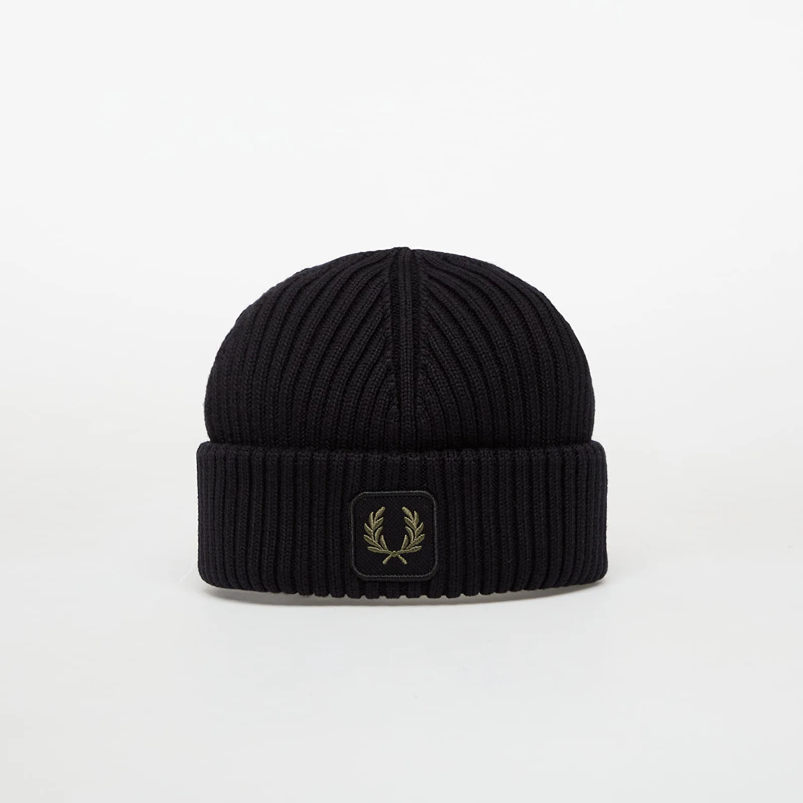 Мъжка зимна шапка FRED PERRY Cotton Ribbed черна – Black – Зимни шапки