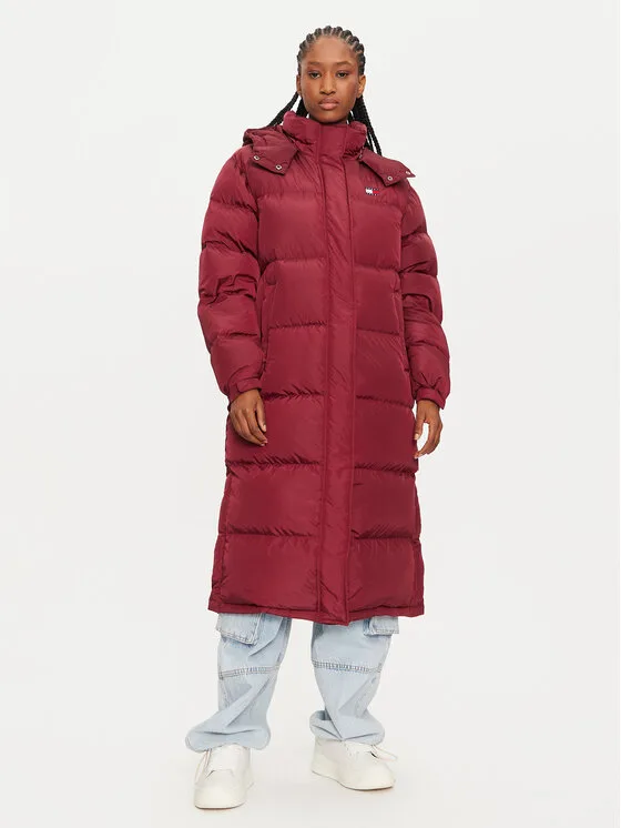 Tommy Jeans Пухено яке Alaska DW0DW18860 Бордо Regular Fit – Дамски пухени якета