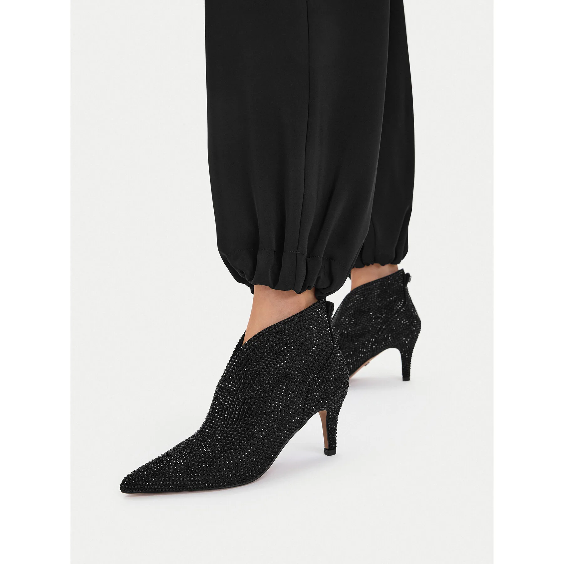 Дамски боти на ток Nine West C6019-1 черни – Черен