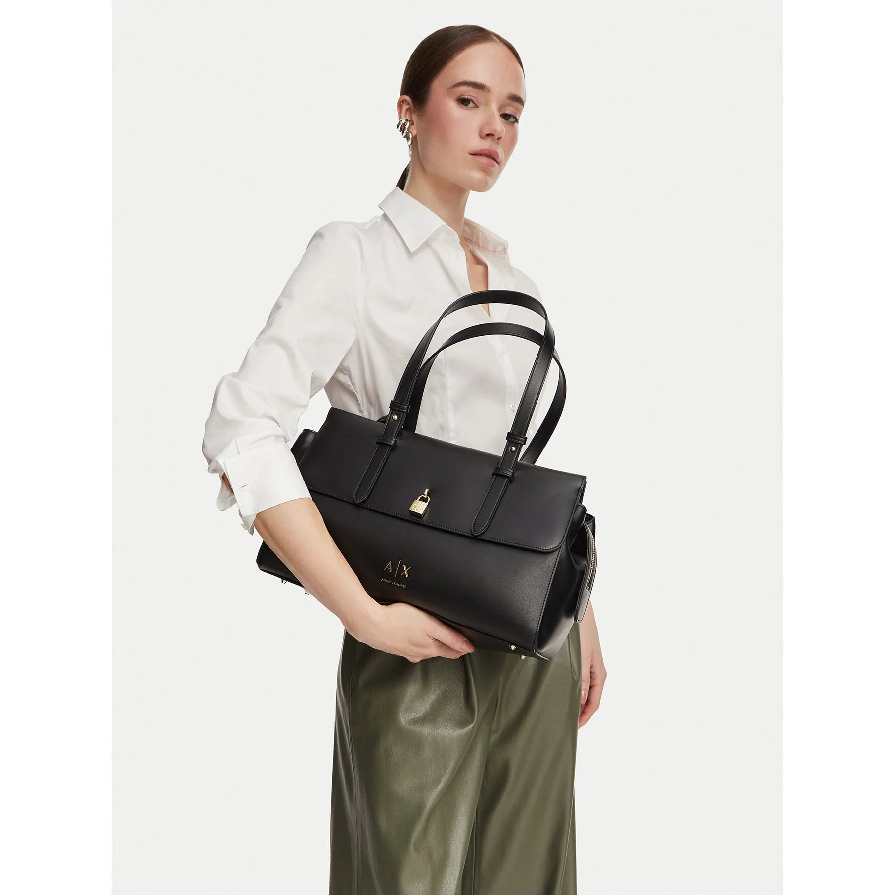 Дамска чанта Armani Exchange XW003020 AF28605 UC001 Черен – Чанти