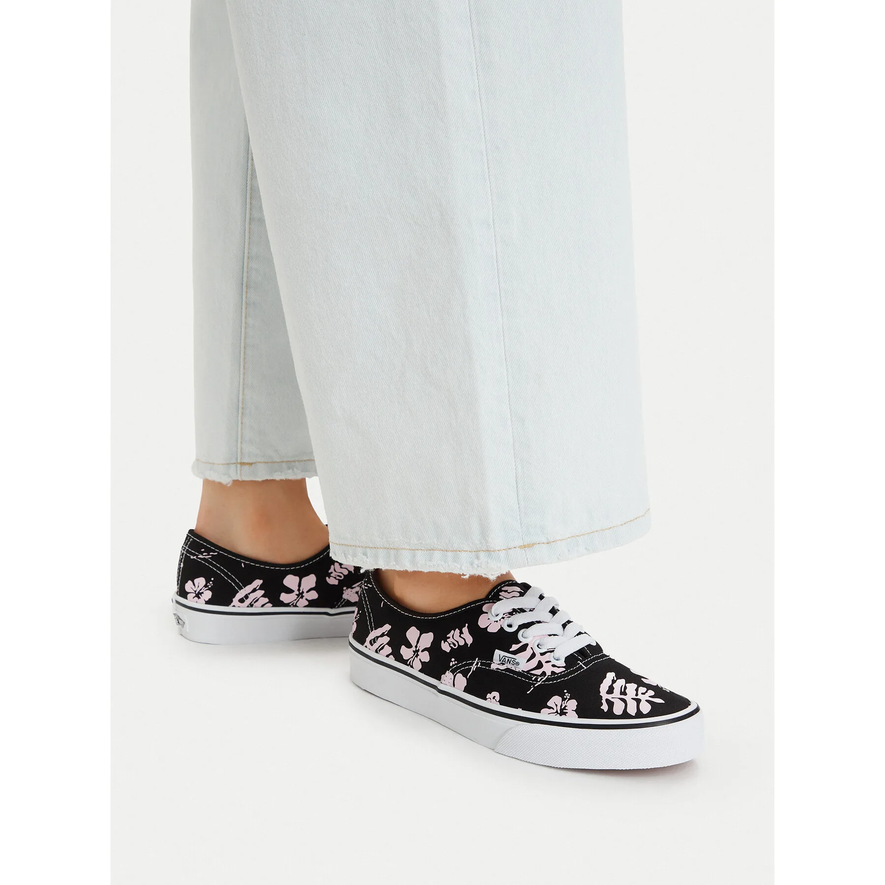 Дамски кецове Vans Authentic VN000Z75B9P1 черни – Черен – Дамски ниски кецове