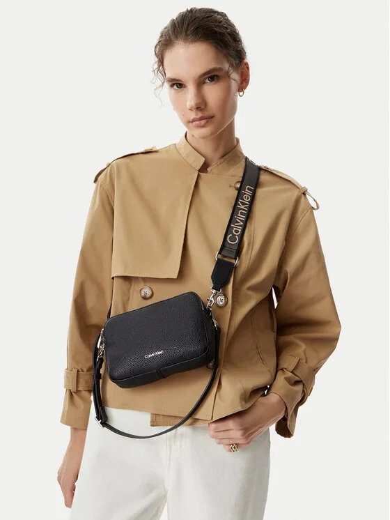 Calvin Klein Дамска чанта Webbing 2X Strap Camera Bag LV04F3656G Черен – Crossbody чанти