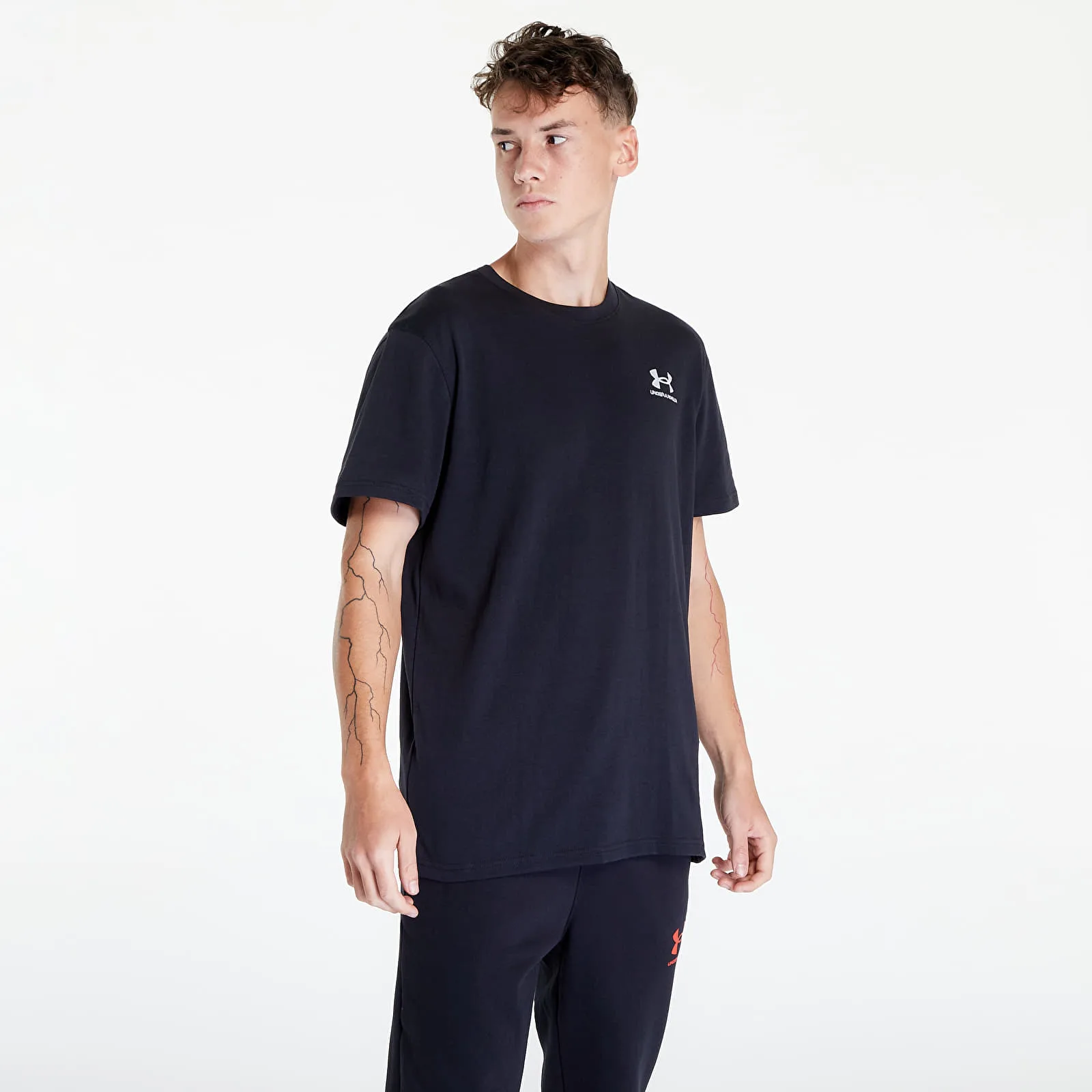 Мъжка тениска Under Armour Logo Emb Heavyweight Ss черна/бяла – Black|White – Мъжки тениски с къс ръкав