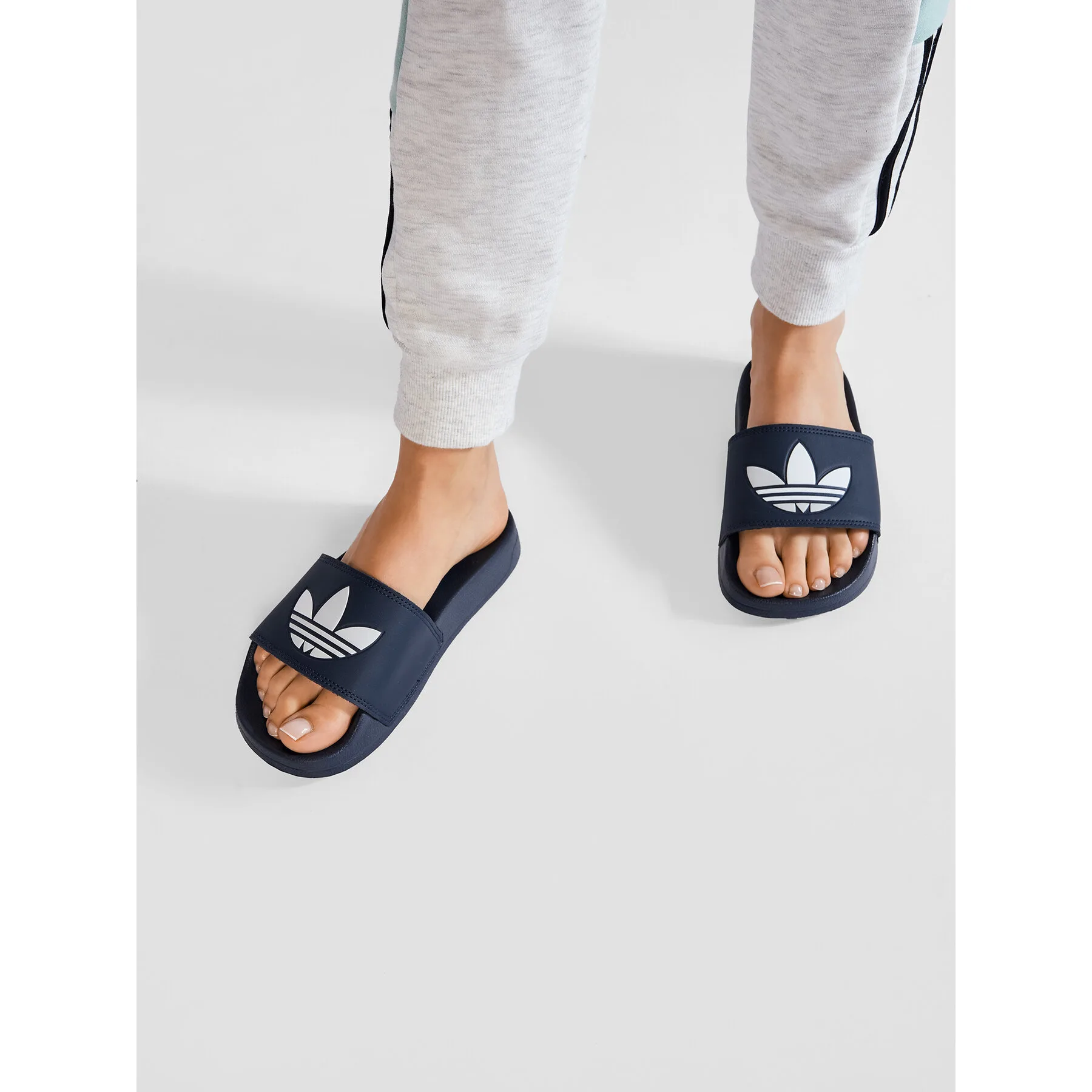 Дамски чехли adidas adilette Lite тъмносини