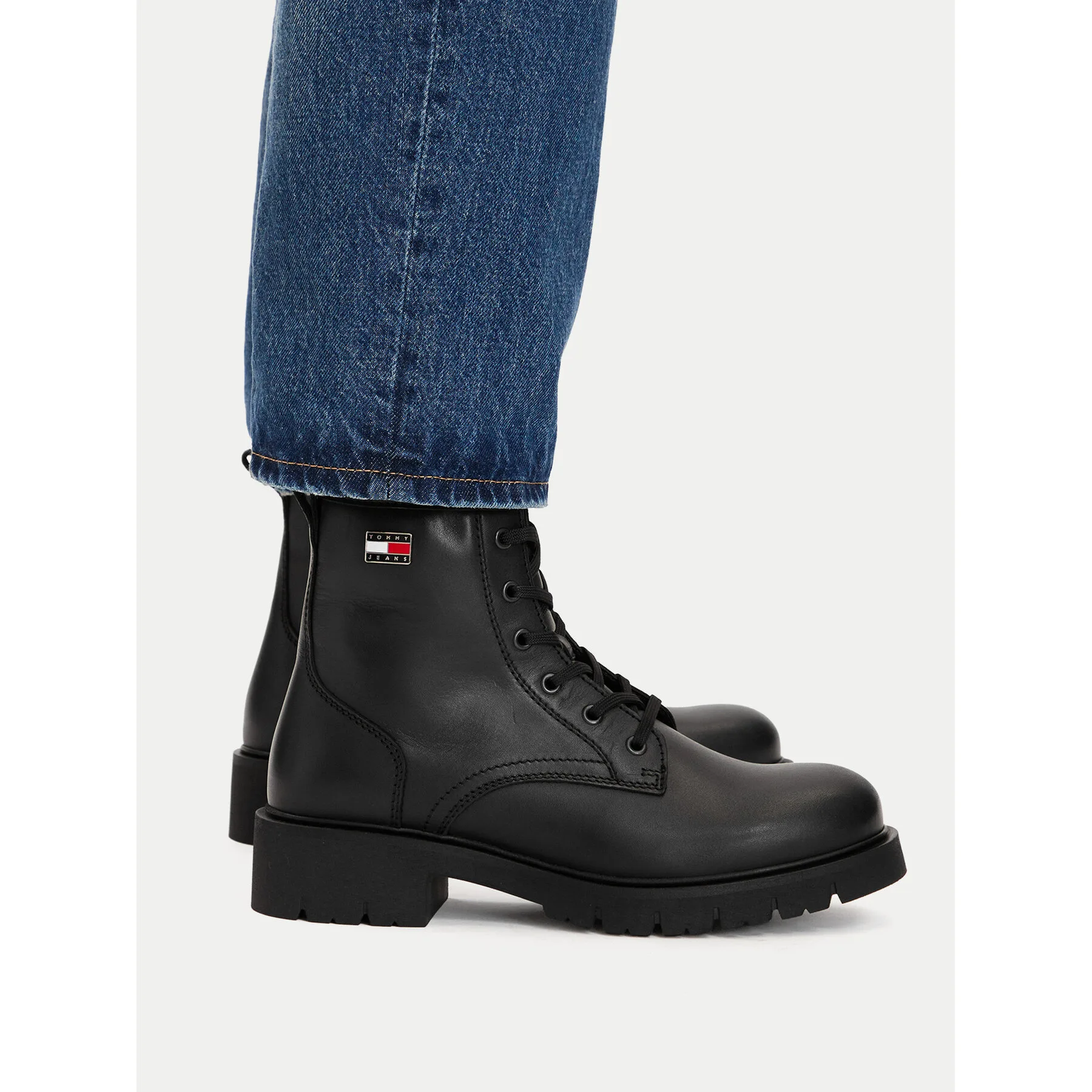 Туристически oбувки Tommy Jeans Tjw Cleated Lace Up Boots EN0EN03104 Черен – Дамски трапери и кубинки