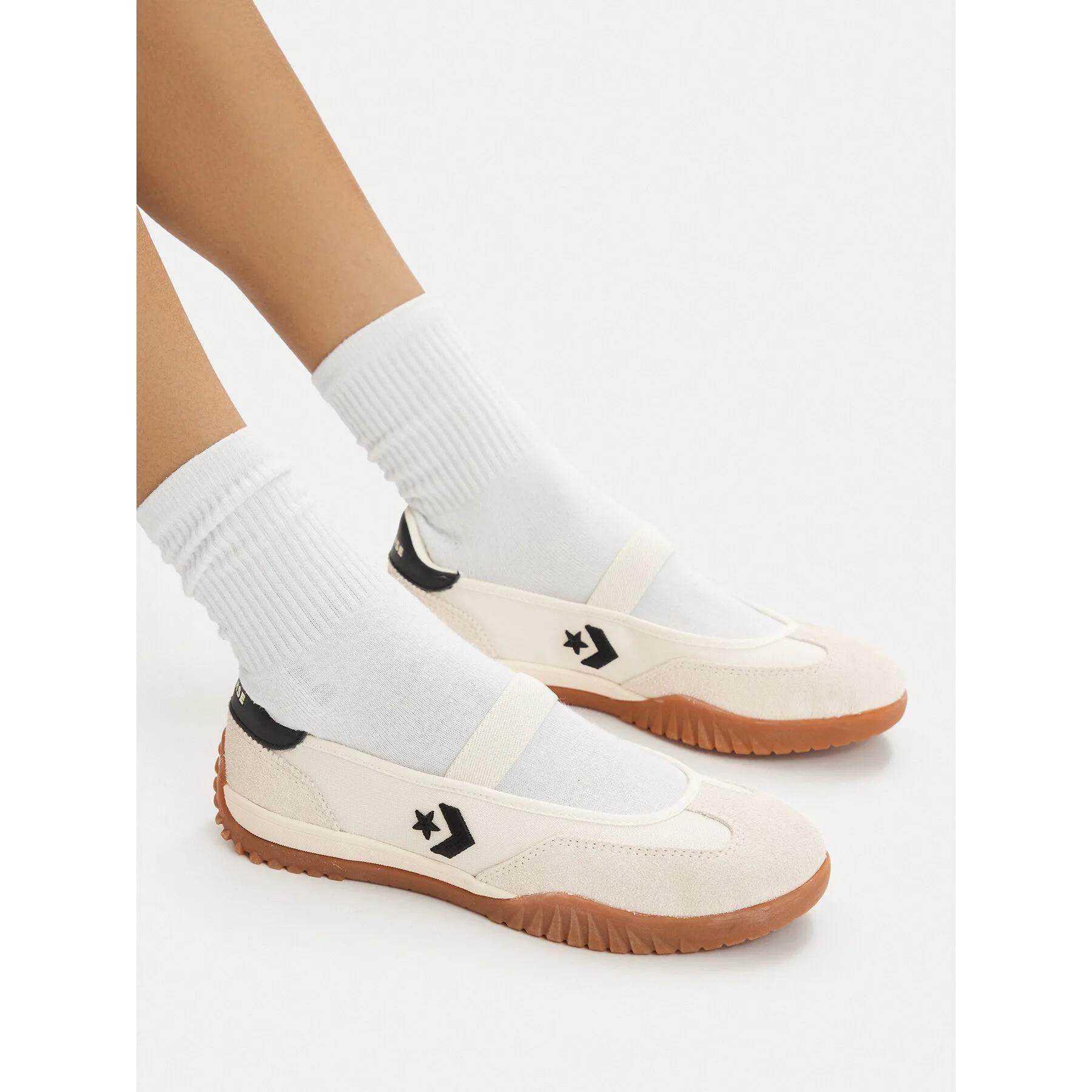 Дамски балеринки Converse Run Star Trainer Ballet Flat A16250C кремави
