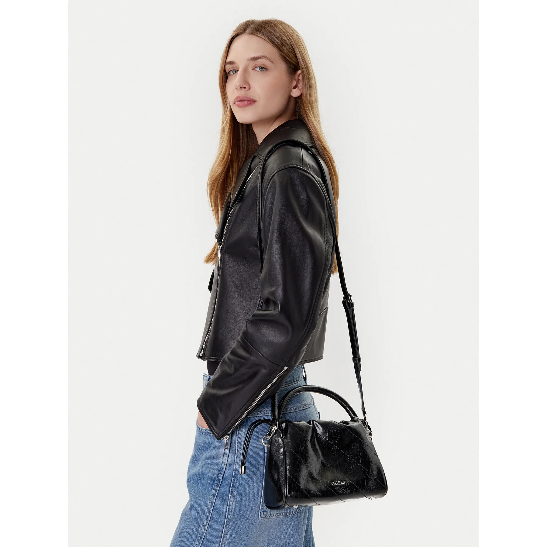 Дамска чанта Guess Amys HWMY96 черна – Черен – Класически дамски чанти