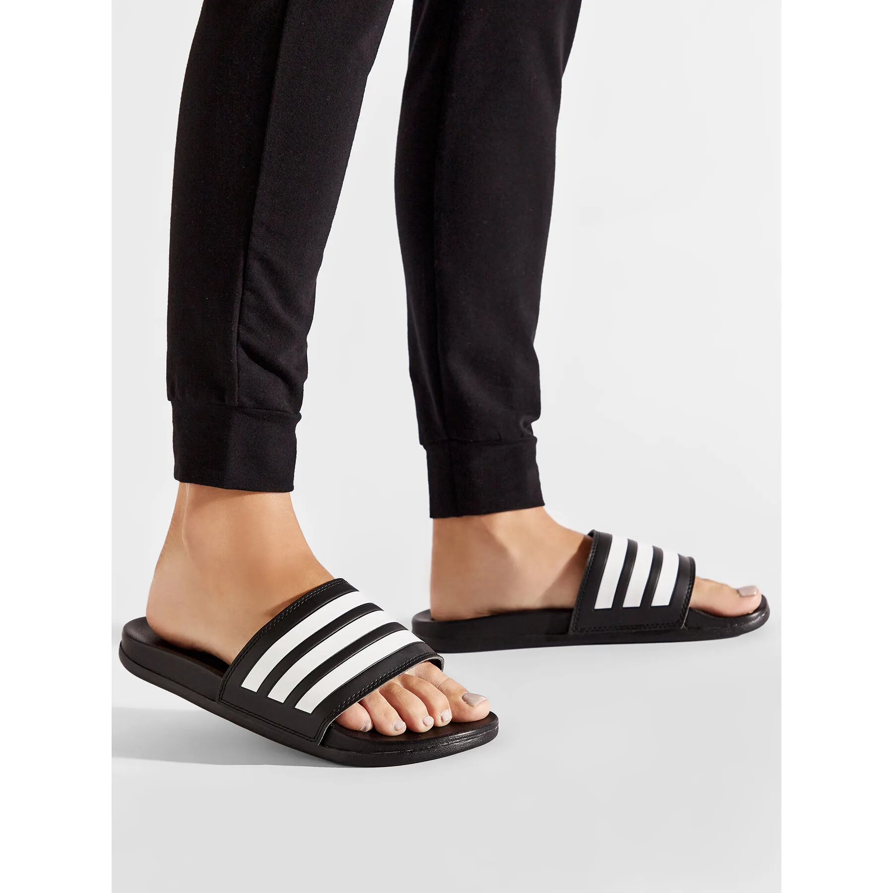 Чехли adidas adilette Comfort черни – Черен – Чехли и джапанки унисекс