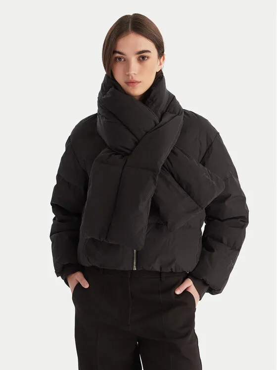 Calvin Klein Пухено яке LV044D518G Черен Regular Fit – Дамски пухени якета