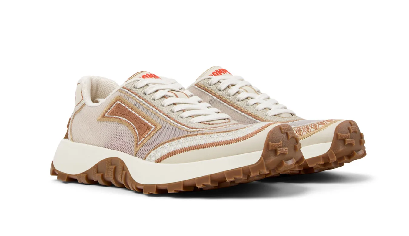 Дамски обувки Camper Twins бежови – Beige – Дамски равни затворени обувки