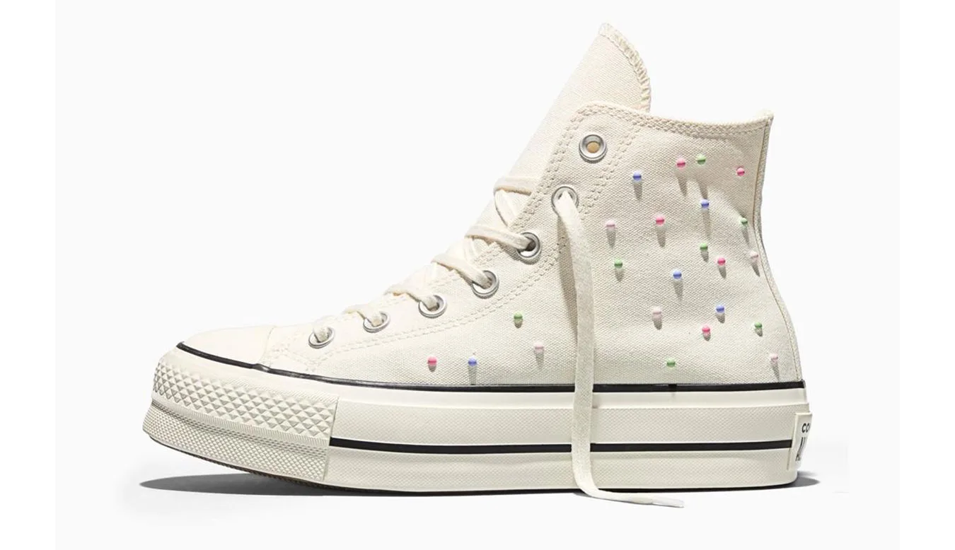 Дамски високи кецове Converse Chuck Taylor All Star Lift A19140C кремави – Branco sujo