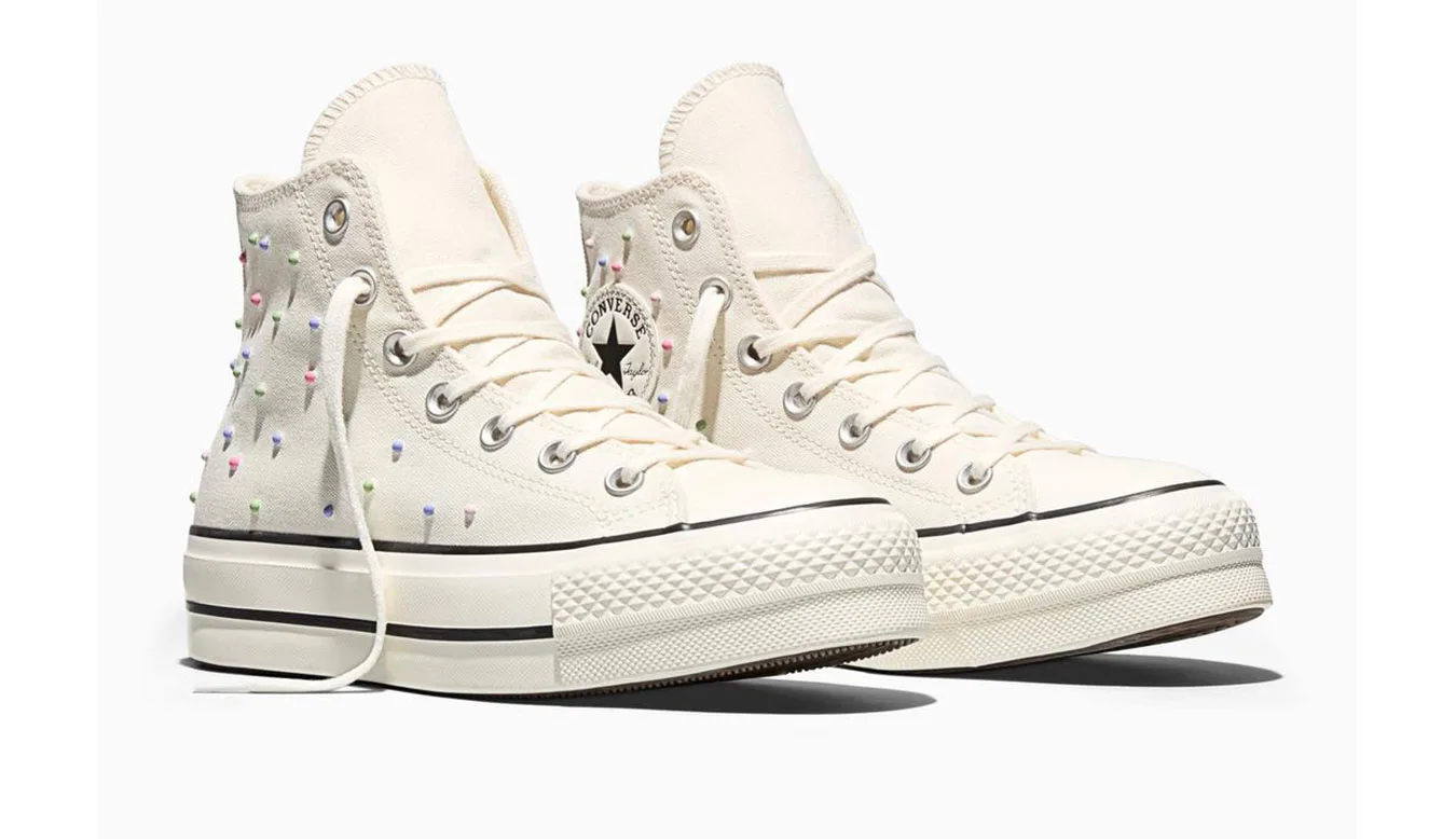 Дамски високи кецове Converse Chuck Taylor All Star Lift A19140C кремави – Branco sujo