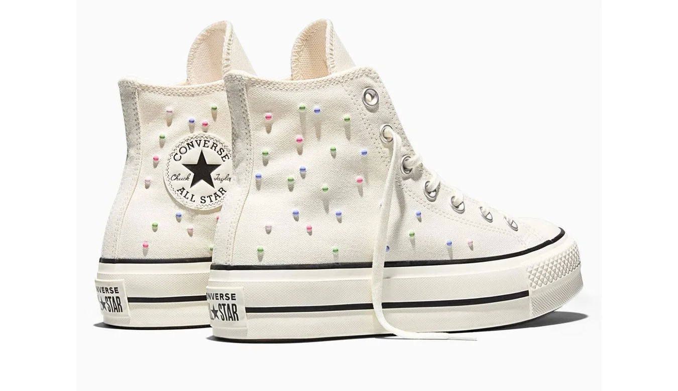 Дамски високи кецове Converse Chuck Taylor All Star Lift A19140C кремави – Branco sujo