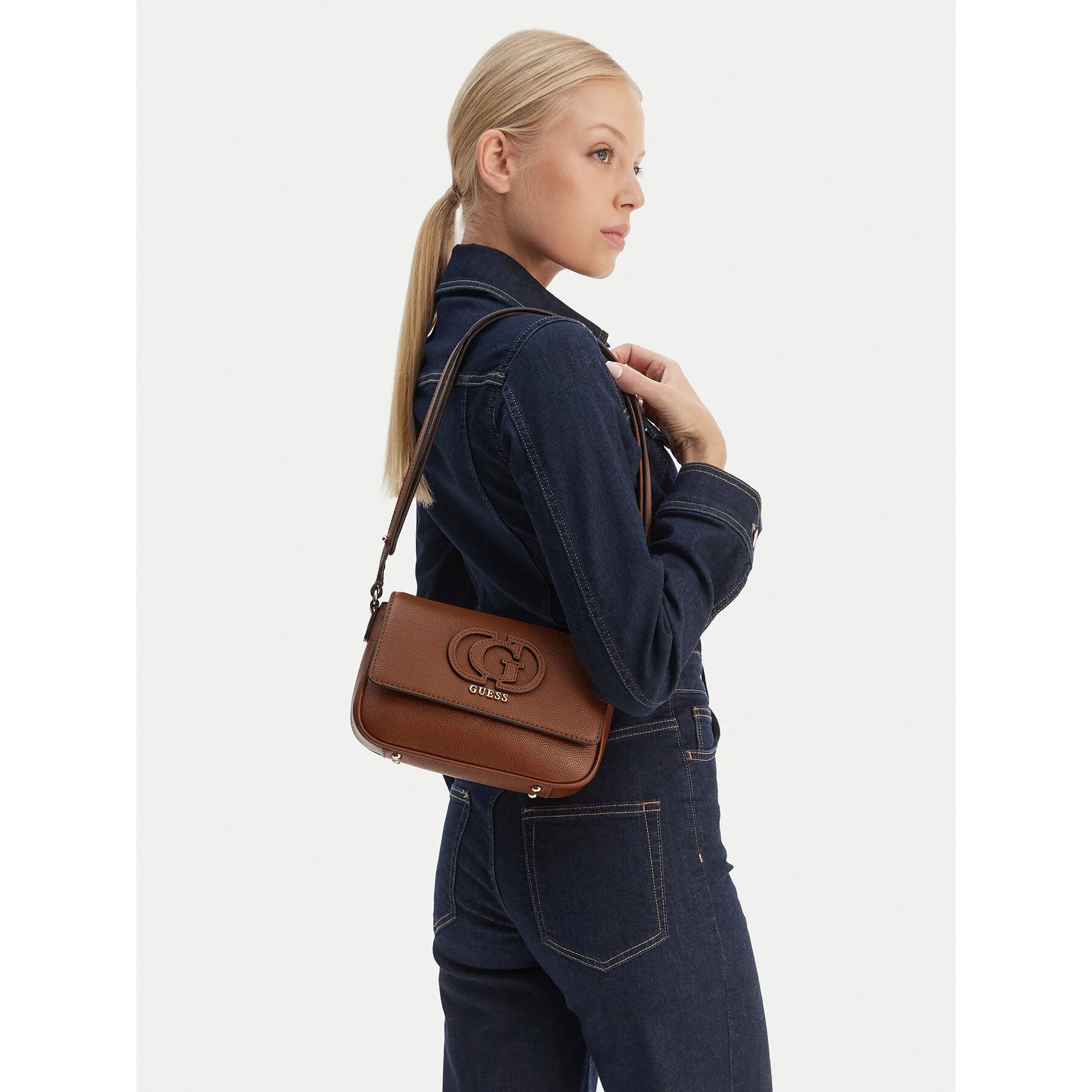 Дамска чанта Guess Isola HWBG99 05210 Кафяв – Чанти