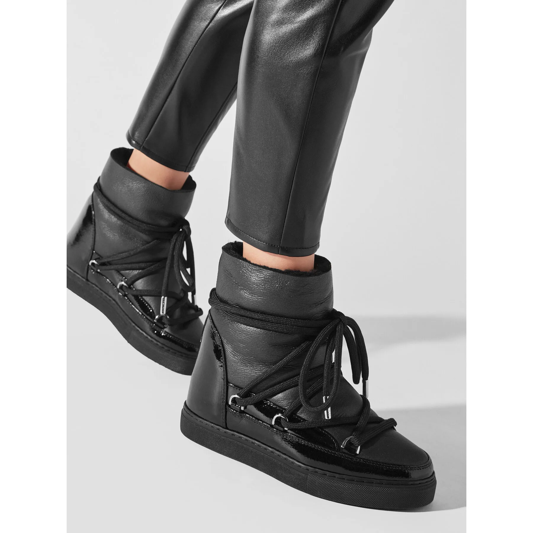 Апрески Inuikii Gloss Wedge 75203-007 Черен – Дамски апрески