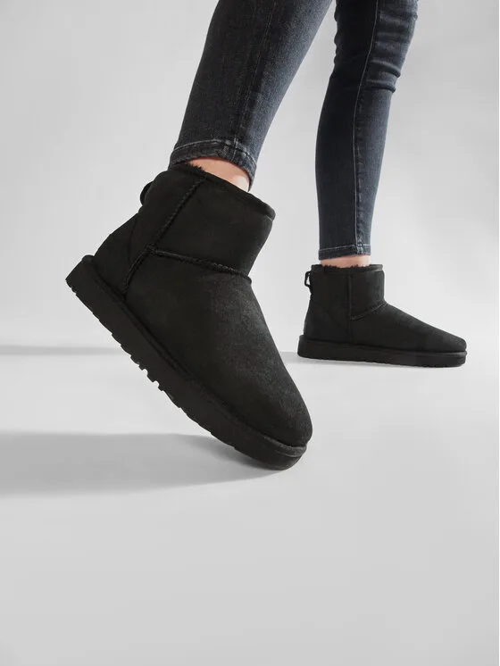 Дамски апрески Ugg Classic Mini II черни – Черен