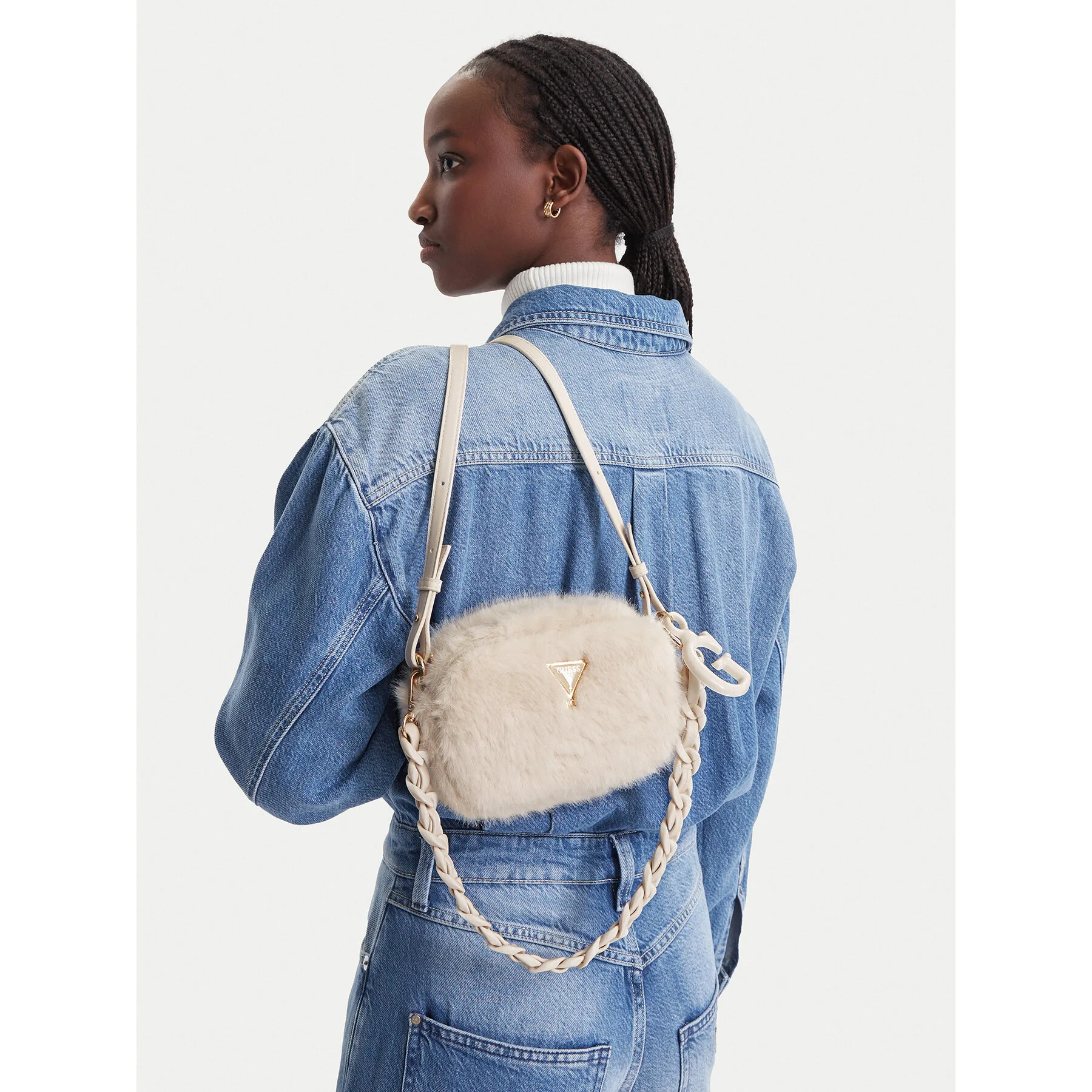 Дамска чанта Guess J6BZ18 W3992 кремава – Класически дамски чанти
