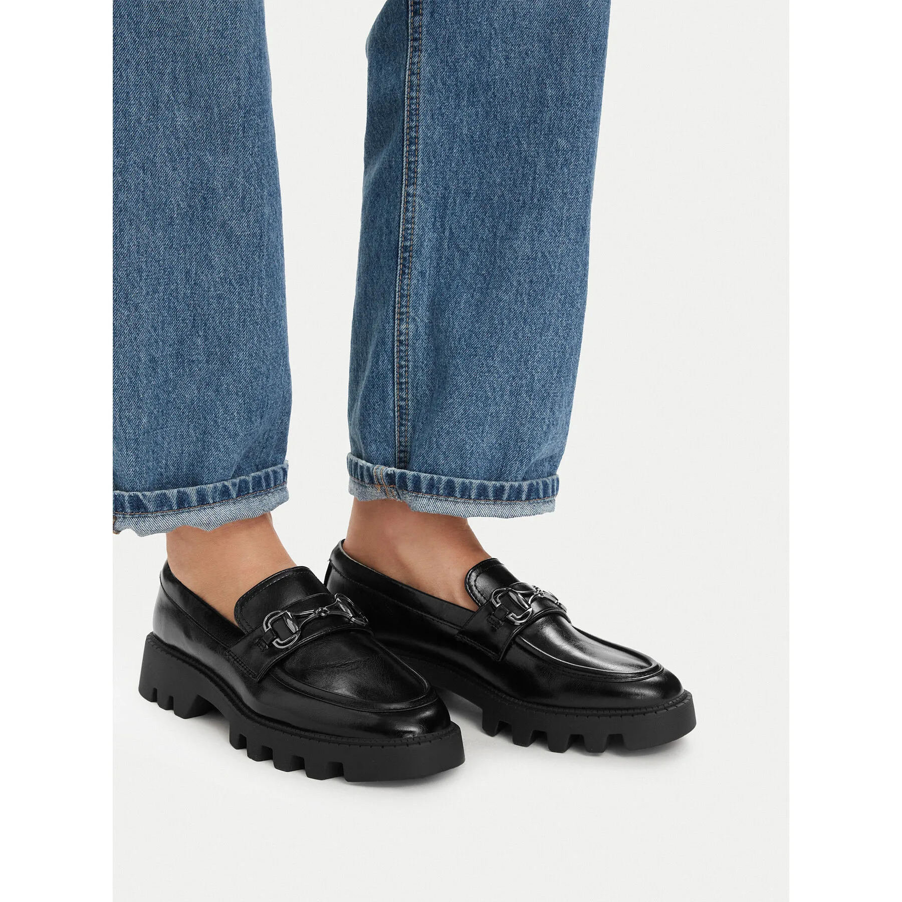 Дамски лоуфъри DeeZee R25AW00705 черни – Черен